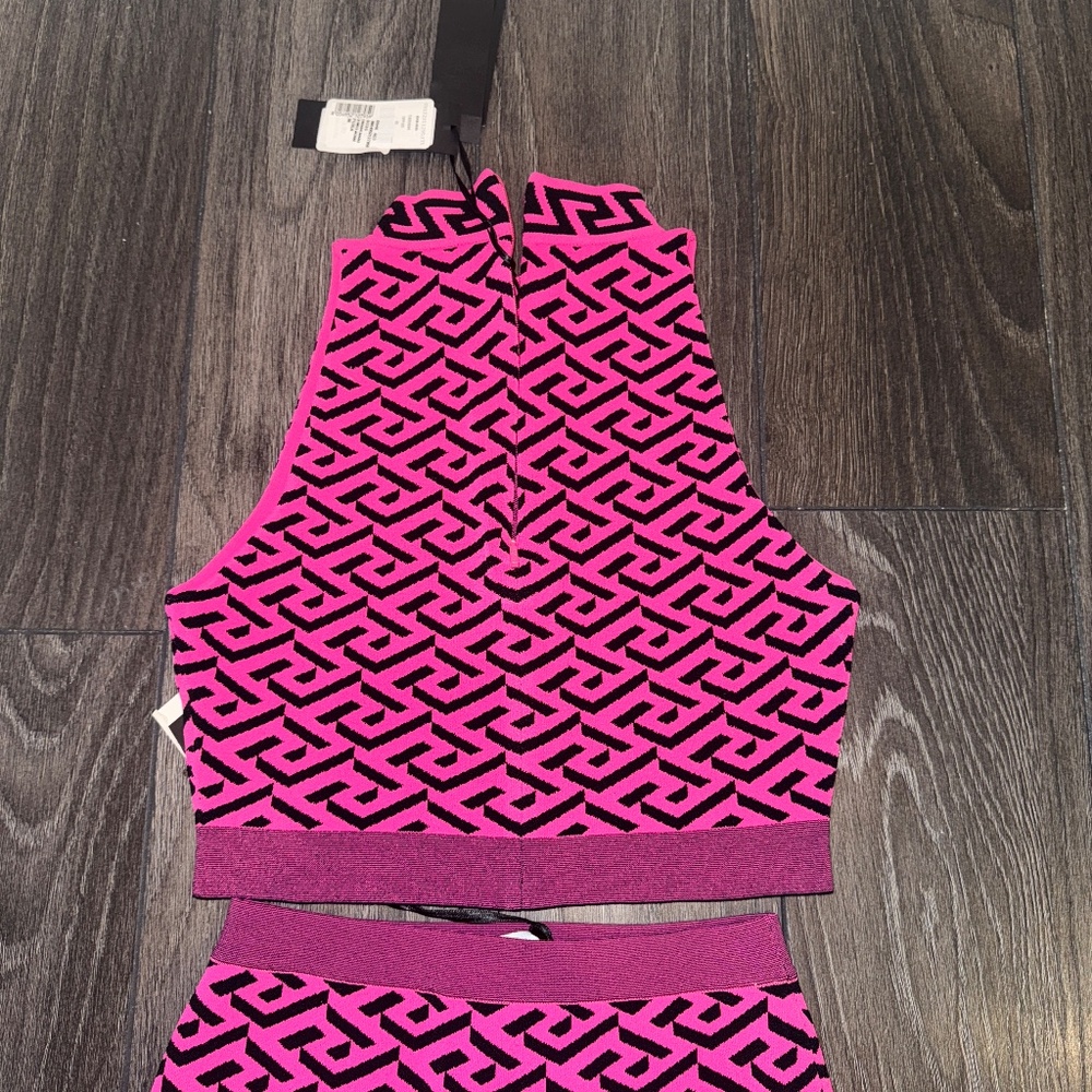 NEW W/ TAGS Versace Pink & Black Logo Two-Piece Coordinating Skirt & Top Set - Picture 7 of 8